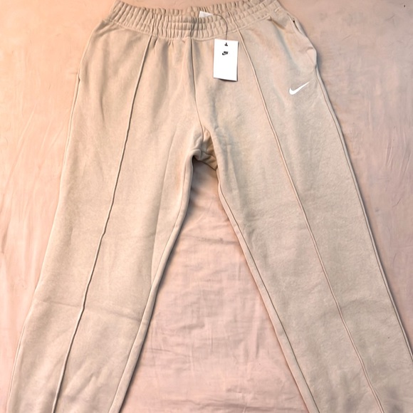Brand New, Never Worn, Tan, Loose Fit, Women Nike sweatpants. Tags are still on! - Picture 5 of 6